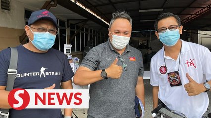 Sarawak media personnel among the first to receive Covid-19 vaccine