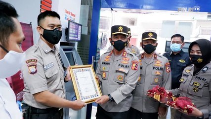 Baharkam Polri Berikan Penghargaan Kepada Satpam Berpestasi