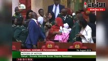 طرد نائبة كينية من البرلمان لجلبها طفلتها الرضيعة