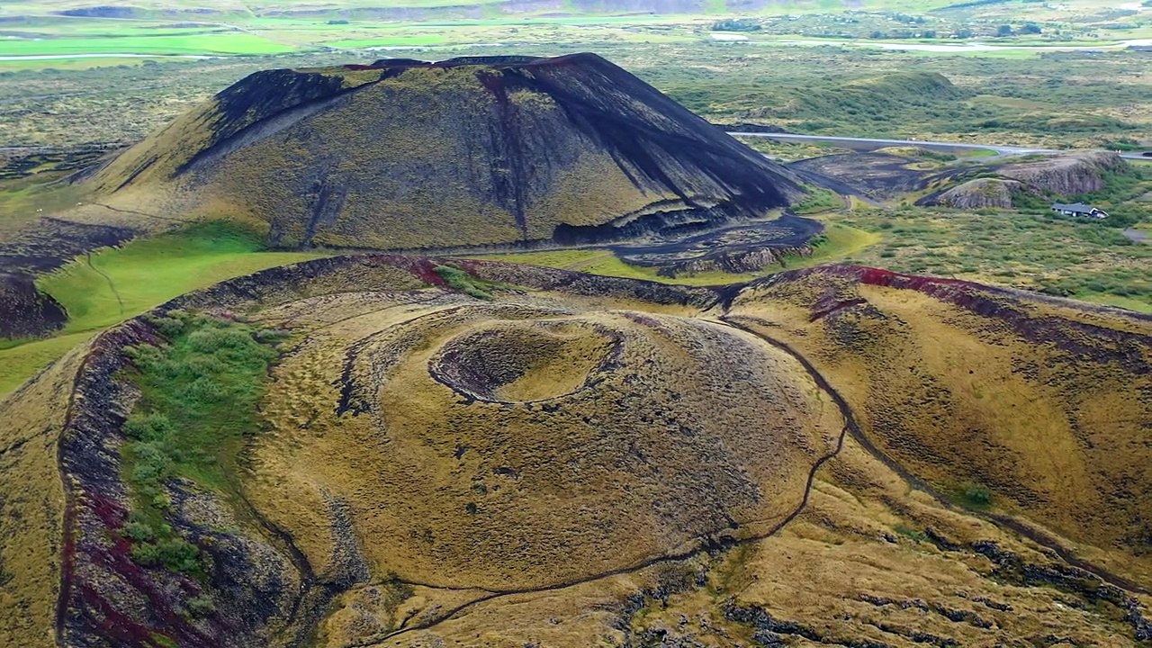 Iceland in 8K ULTRA HD HDR - ice vs green_ who is win _ (60 FPS)