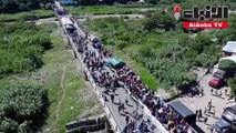 آلاف الڤنزويليين يعبرون الحدود إلى كولومبيا للحصول على مساعدات قدمتها دول غربية