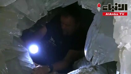 كهف الأحجار العملاقة من الكريستال فى إسبانيا