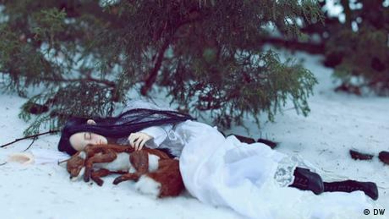 Die morbid-schönen Puppenfotos von Monika Mostowik