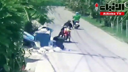 كاميرات المراقبة ترصد أما وهي تلقي رضيعتها في صندوق قمامة