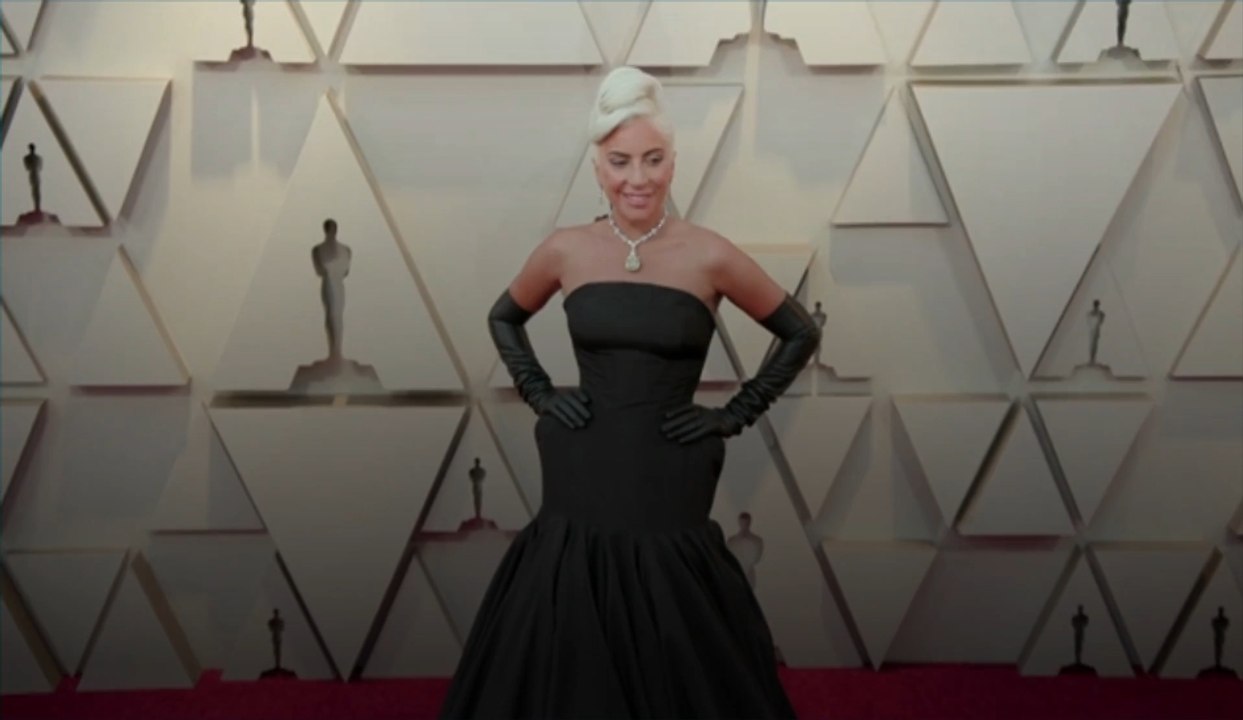 Le promeneur de chiens de Lady Gaga se fait tirer dessus, deux Bulldogs français volés