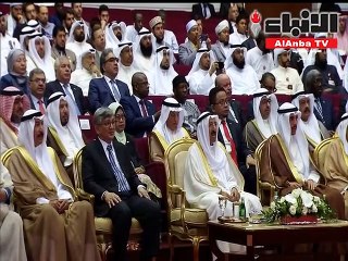 下载视频: صاحب السمو الأمير الشيخ صباح الأحمد كرم الفائزين بجائزة الكويت الدولية لحفظ القرآن الكريم في دورتها العاشرة