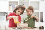 Quelques astuces pour initier vos enfants à la cuisine