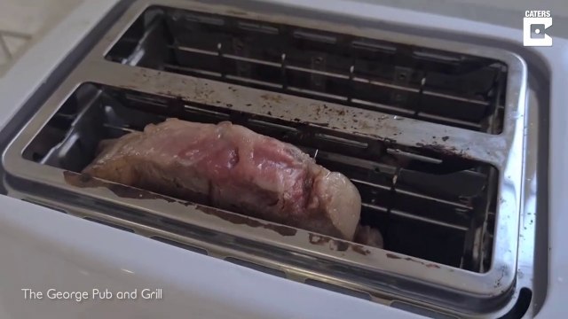 Ce chef vous montre comment cuire de la viande au grille pain