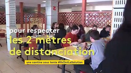 Covid-19 : dans l'Ain, un lycée agrandit sa cantine sous une tente pour espacer les élèves