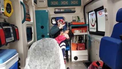 Sineklik açılınca pencereden düşen çocuğu ölümden çamaşır ipi kurtardı