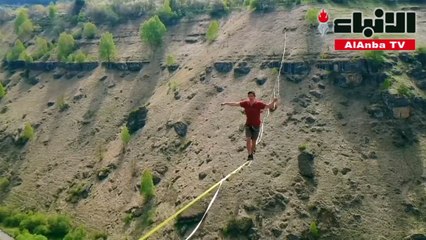 تحدي الموت في رياضة السير على الحبال !
