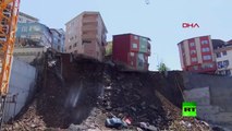 كاميرات تسجل لحظة انهيار مبنى وسط اسطنبول
