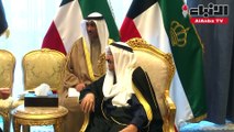 صاحب السمو الأمير الشيخ صباح الأحمد مستقبلا صاحب الجلالة الملك حمد بن عيسى بن سلمان آل خليفة ملك مملكة البحرين