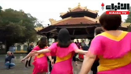 فرقة فيتنامية تقدم رقصة لامبادا مستوحاة من قمة ترامب وكيم المقبلة