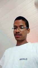 Valter Bitencourt Júnior lendo o haicai de própria autoria "Recordação"