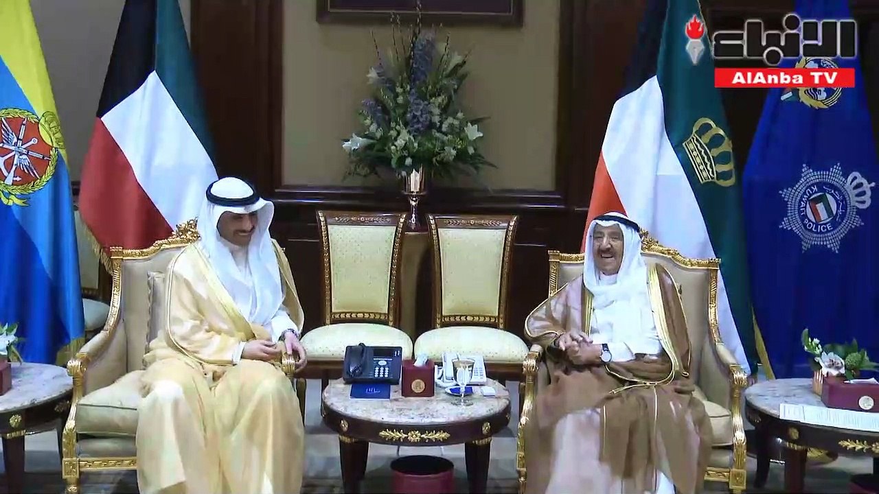 صاحب السمو الأمير الشيخ صباح الأحمد مستقبلا رئيس مجلس الأمة مرزوق الغانم