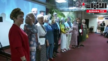 متقاعدون روس يستعيدون ذكريات شبابهم من خلال عرض أزياء