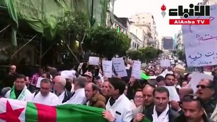 الآلاف من الطلاب وموظفي القطاع الصحي يتظاهرون لتجديد المطالبة بتنحي بوتفليقة