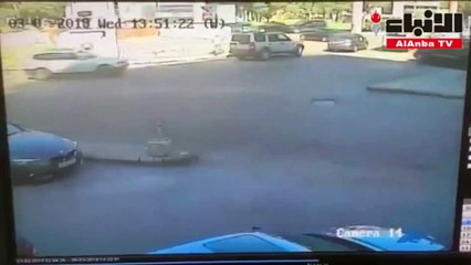 امرأة تحاول دهس شرطي حاول إيقافها بسبب مخالفة