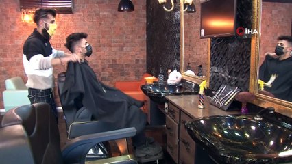 Bu berberin koltuğuna oturmak cesaret ister