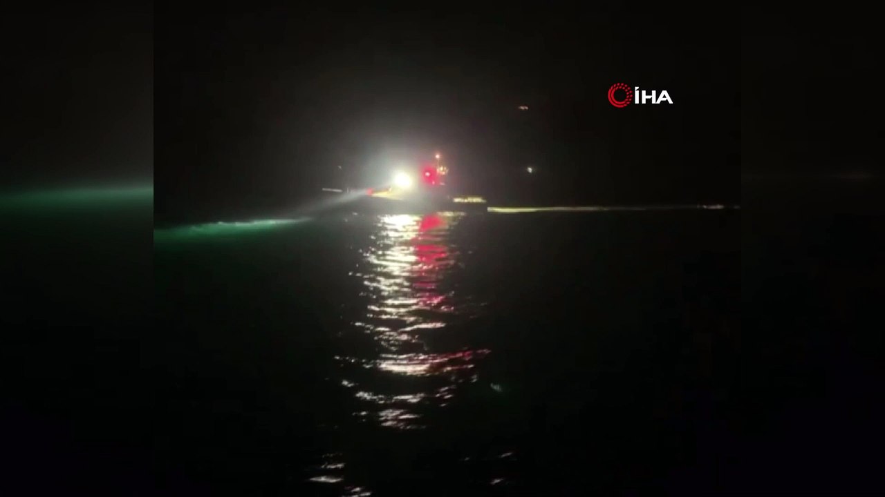 Gökçeada açıklarında tekne alabora oldu: 1 ölü, 2 kişi aranıyor
