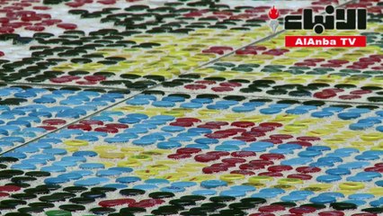 سجادة بوسنية مصنوعة من 25 ألف سدادة بلاستيكية