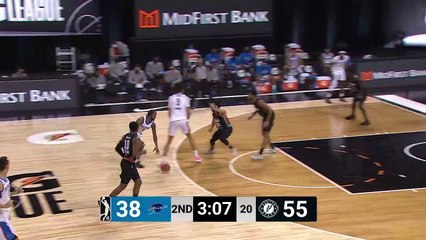 Nate Renfro attacks the rim!