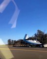 Avioneta se estrella contra un coche