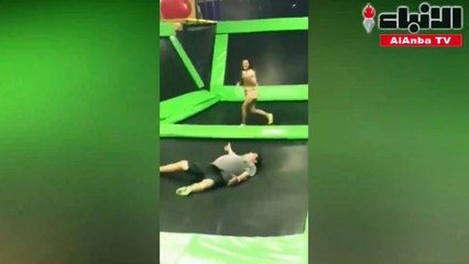 بالفيديو مارادونا يقفز علىالترامبولينويلعب مع الأطفال