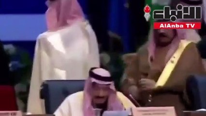 ملك البحرين يفاجئ الملك سلمان على الهواء!
