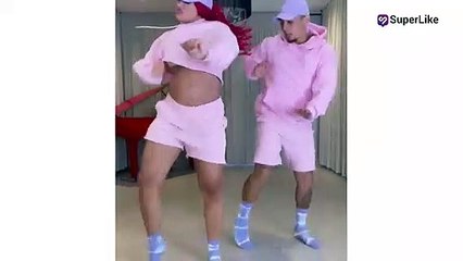 Andrea Valdiri cautiva con baile presumiendo sus seis meses de embarazo