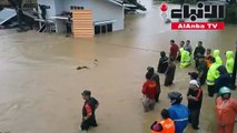 حصيلة ضحايا الفيضانات في إندونيسيا ترتفع إلى 59 قتيلا