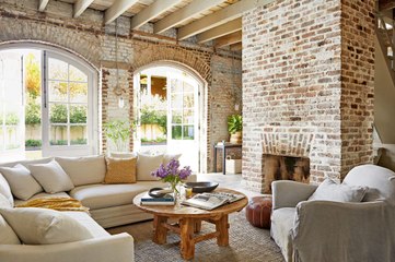 A Thoughtful Renovation Gave This Charming Carriage House a Brand New Life