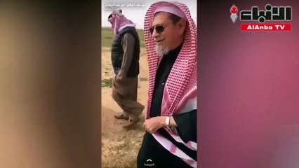 إمام الحرم المكي الشيخ صالح بن حميد يشارك في جمع الفقع