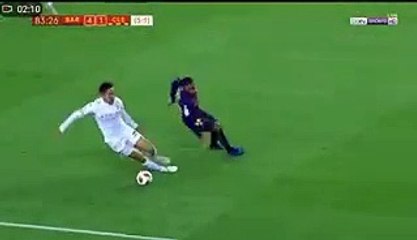 دموع لاعب برشلونة تشعل مواقع التواصل - فيديو