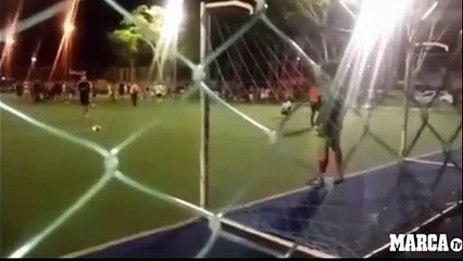 إهدار ركلة جزاء لسبب أغرب من الخيال