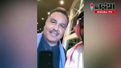 محمد عبده يمازح الفنان مزعل فرحان
