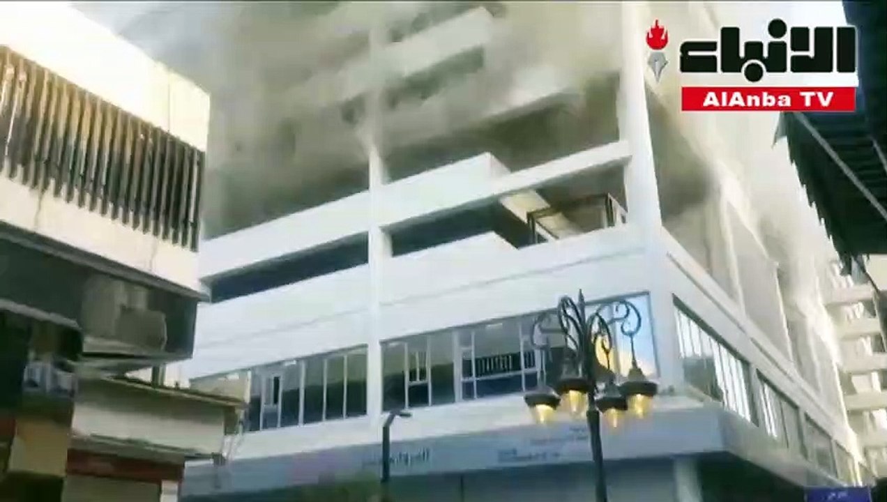إخماد حريق اندلع في مخزن بمواقف سوق عقارات الكويت