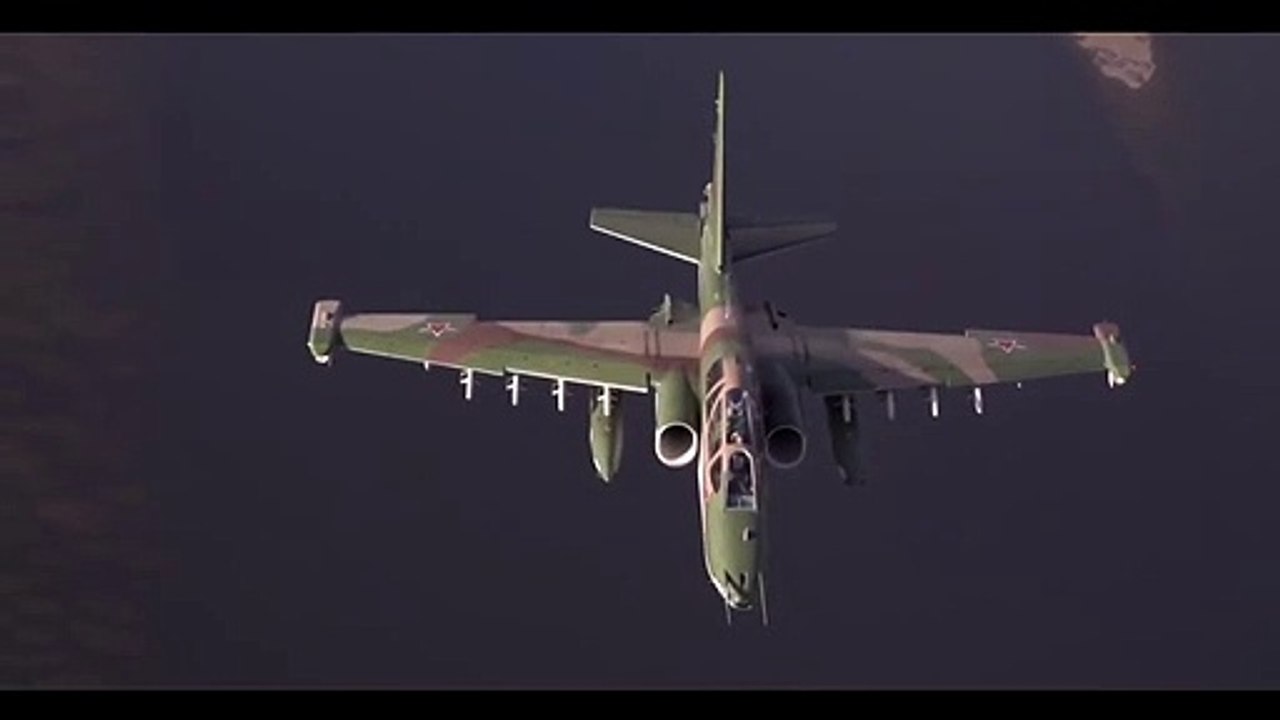 Russia’s Su-25 & Su-34 fly together in stunning...