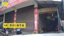 بوابة فيتو- امرأة تقتحم مطعما بسيارة أثناء تعلمها القيادة (فيديو)