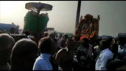 மாசி மகத்தை முன்னிட்டு மெரினா கடற்கரையில்  தீர்த்தவாரி நடைபெற்றது.