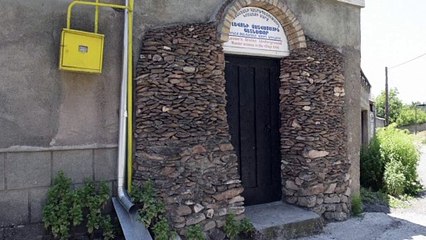 حفر تحت منزله "متاهة" أنفاق رآها في أحلامه