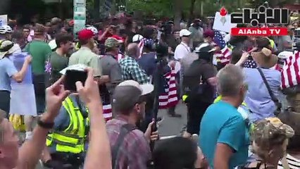 حفنة من النازيين الجدد يتظاهرون في واشنطن بمواجهة مئات المناوئين لهم