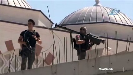 سلاح غير معتاد بيد حرس أردوغان خلال تفقده بناء مسجد (شاهد)