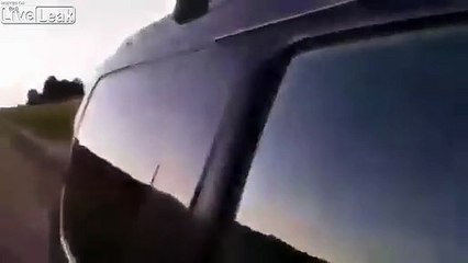 خنزير بري يفاجئ مجموعة صيادين ويتغلب عليهم! (فيديو) - RT Arabic