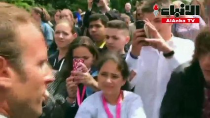ماكرون يُوّبخ فتى بعد أن خاطبه بشكل غير رسمي
