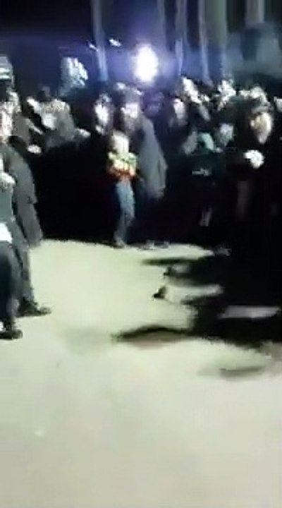 مجموعة يهود يهربون ويفرون من فأر