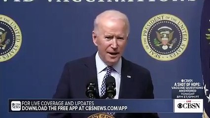 Biden no se entera de que se le está haciendo una pregunta y se va
