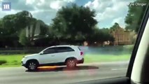 [1280x720] فيديو صادم لامرأة تقود سيارة اشتعلت فيها النيرانأخبار سكاي نيوز عربية
