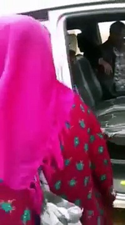 اجبار امرأه ثلاثينيه من الزواج بطفل عمره 12 سنه شاهد قبل الحذف